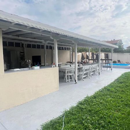 Family Hotel Malibu 체르노모레츠 외부 사진