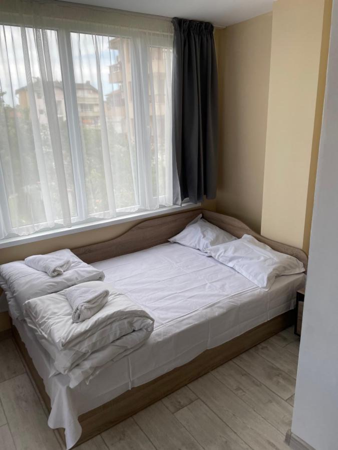 Family Hotel Malibu 체르노모레츠 외부 사진