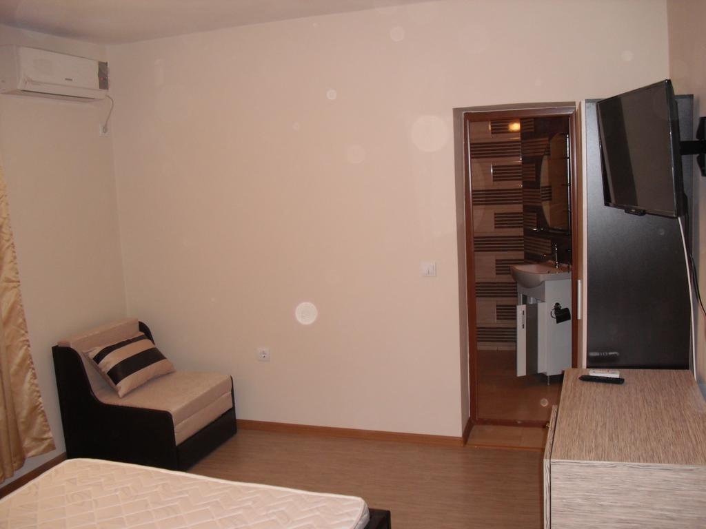 Family Hotel Malibu 체르노모레츠 외부 사진