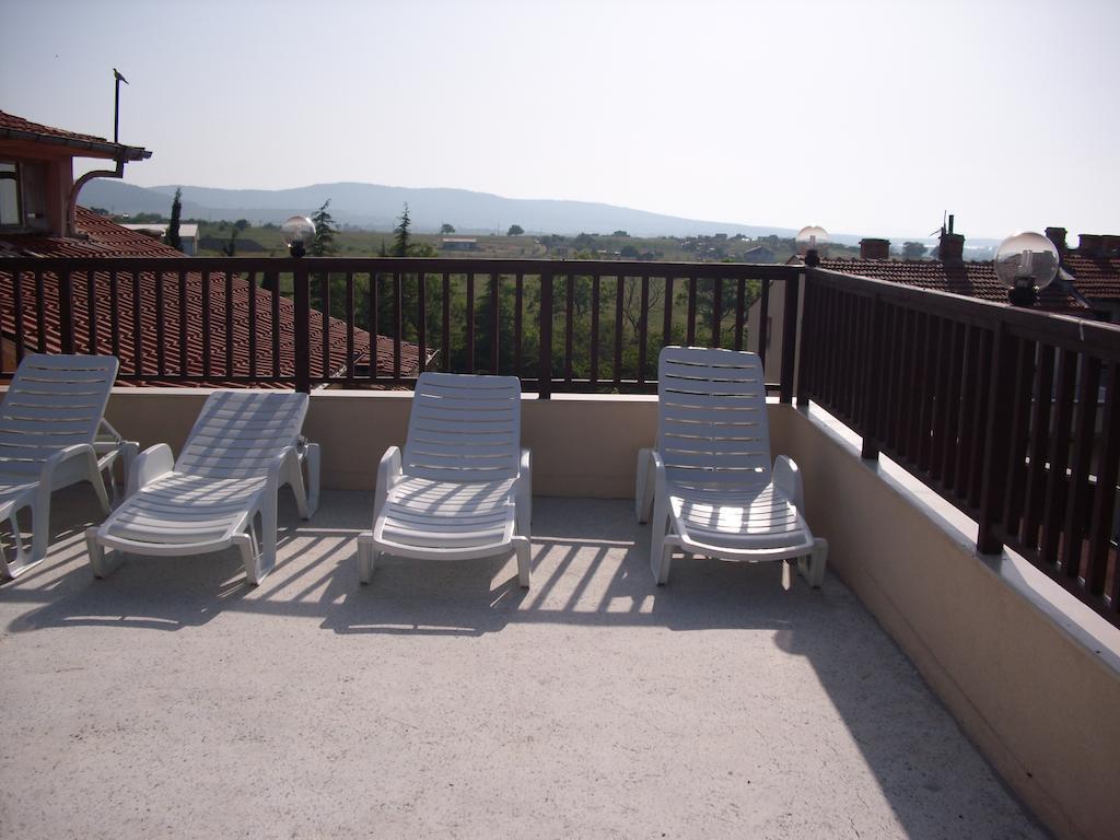 Family Hotel Malibu 체르노모레츠 외부 사진