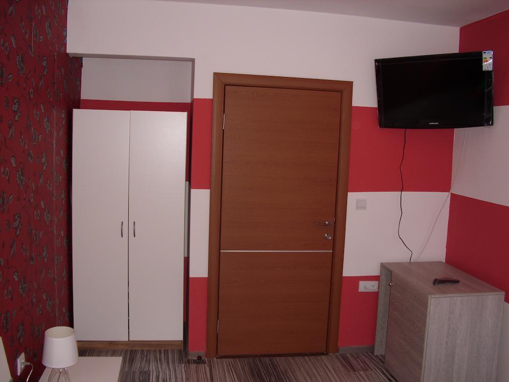 Family Hotel Malibu 체르노모레츠 외부 사진