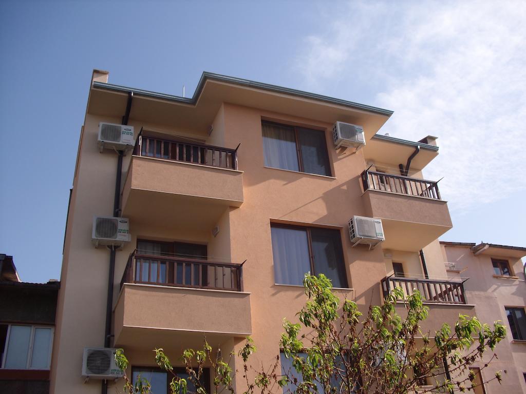 Family Hotel Malibu 체르노모레츠 외부 사진