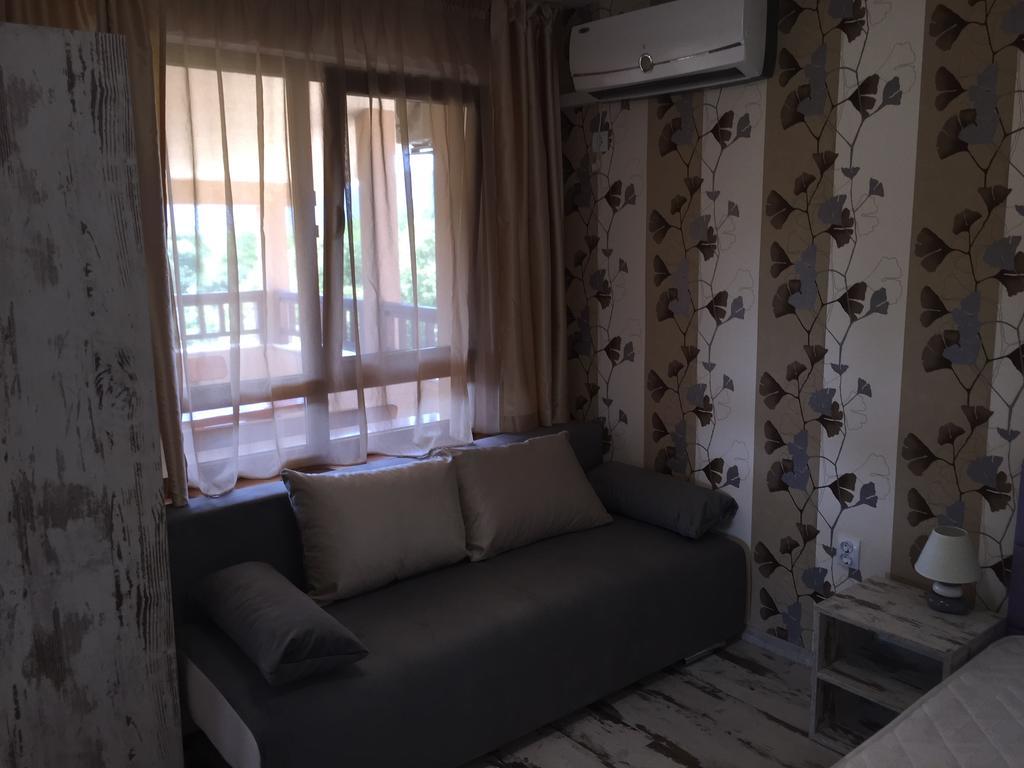 Family Hotel Malibu 체르노모레츠 외부 사진