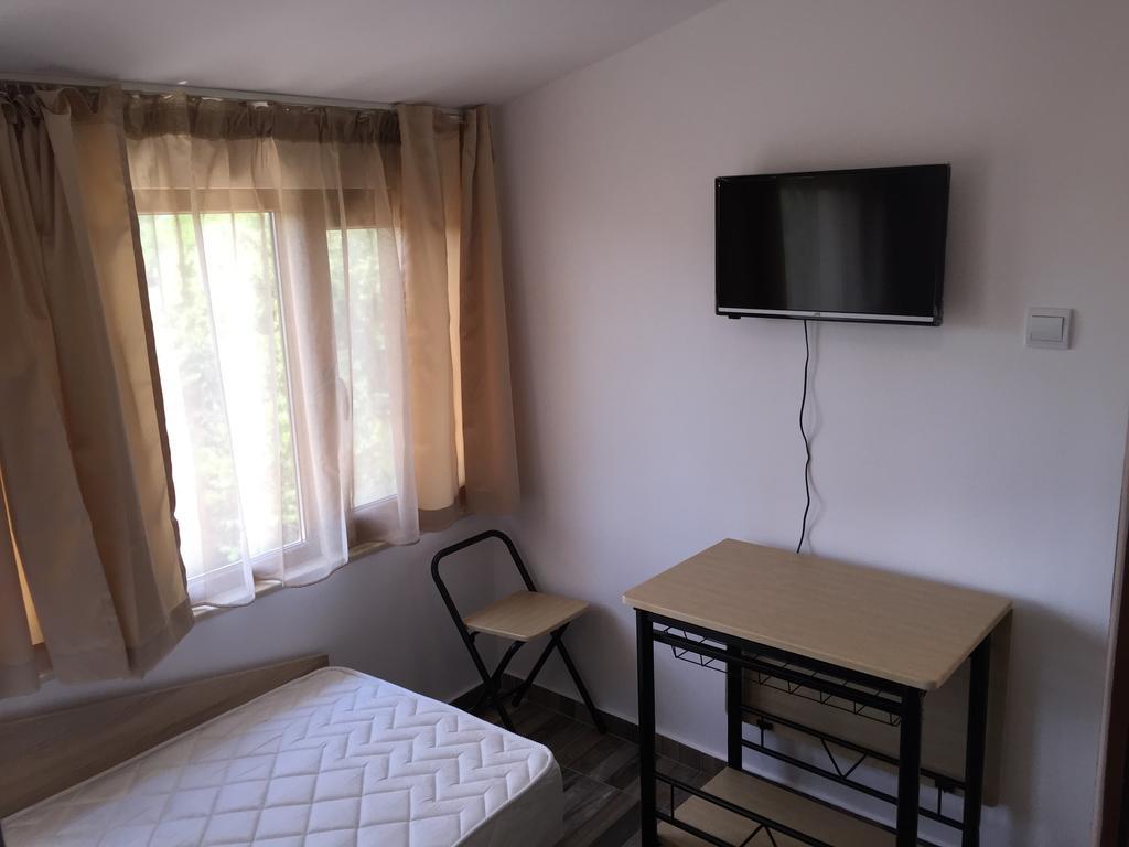 Family Hotel Malibu 체르노모레츠 외부 사진