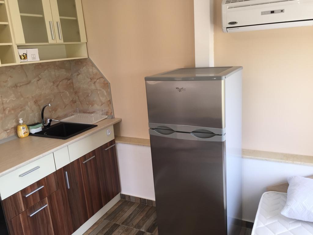 Family Hotel Malibu 체르노모레츠 외부 사진